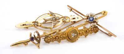 FIVE GOLD BAR BROOCHES comprising 3 x 9ct gold examples set with amethysts and seed pearls, 4.