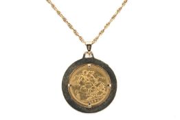 VICTORIA GOLD SOVEREIGN SET PENDANT, 1884, Melbourne Mint, in machined 9ct frame on 9ct chain, tot