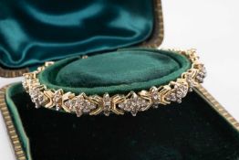 YELLOW METAL DIAMOND CHIP BRACELET, flowerhead design, 19cms long, 16.8gms in vintage box