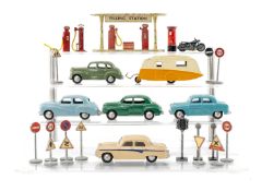 ASSORTED  DINKY  BRITISH SALOON CARS, model numbers 176 Austin A105, 40J Austin Somerset, 190