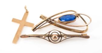 9CT GOLD BLUE GEM SET BAR BROOCH, 6.2gms, 15ct gold cross pendant, 2.4gms and a 9ct gold bar brooch,