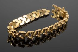 18CT GOLD ARROW DESIGN BRACELET, integrated box link clasp, stamped '750', 20.5cms long, 17.3gms