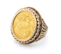 GEORGE V GOLD SOVEREIGN RING, 1912, Perth Mint, set in 9ct gold frame, tot wt 16.4g Provenance: