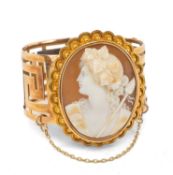 VICTORIAN CAMEO BRACELET, the Dionysus-carved oval cameo with unmarked yellow metal frame with