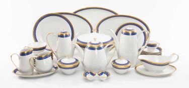 EXTENSIVE CZECHOSLOVAKIAN (CARLSBAD) PORCELAIN DINNER SERVICE FOR TWELVE, 'Brigitta' shape, blue and