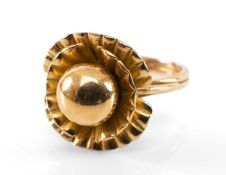 ITALIAN 18CT GOLD FLOWER RING, stamped 750, 5.8G Provenance: private collection Vale of Glamorgan