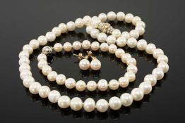 JENNY WREN PEARL PARURE, comprising pair 9ct gold diamond and pearl drop earrings, bracelet and