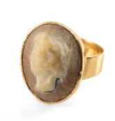 18CT GOLD CAMEO RING, set with female profile head (very worn), gross wt. 5.5g Provenance: private