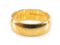 22CT GOLD WEDDING BAND, 5.8g Provenance: private collection Vale of Glamorgan Comments: Ring size K
