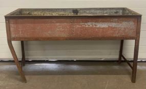 GALVANIZED METAL OBLONG RAISED AGRICULTURAL FEEDING TROUGH, 90 (h) x 161 (w) x 30/69cms (d)