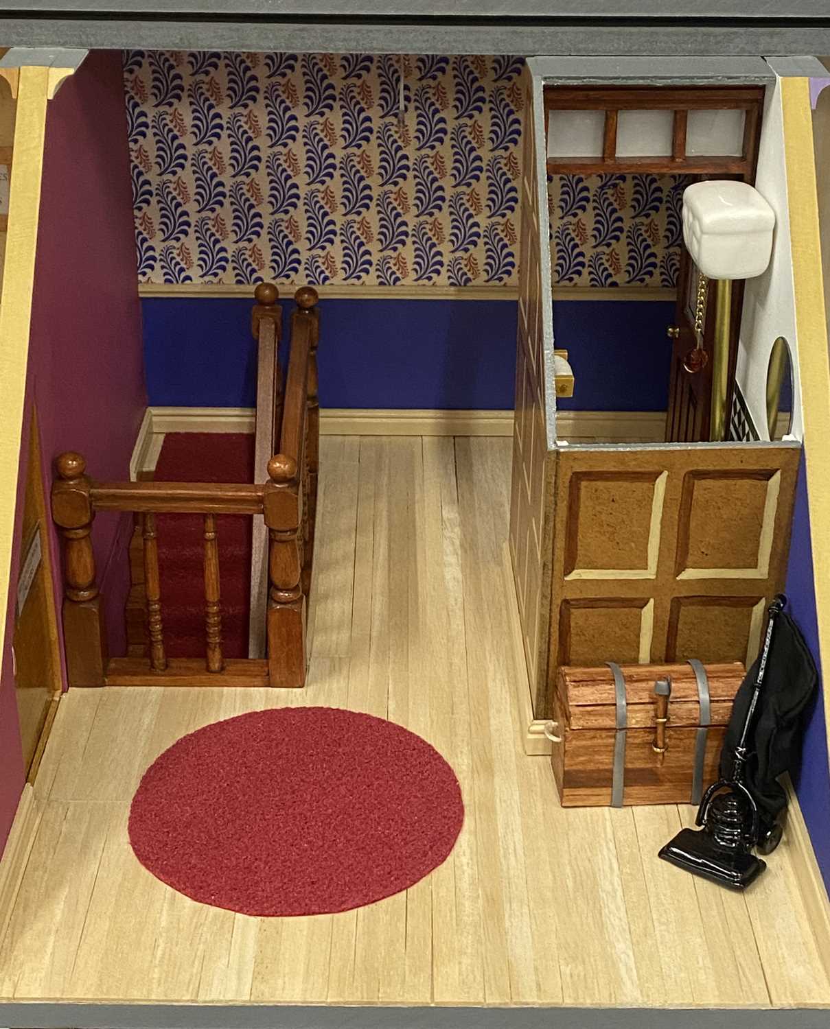 GOOD LARGE MODERN DOLL'S HOUSE WITH COMPREHENSIVE CONTENTS, 88 (h) x 83 (w) x 47cms (d) - Image 7 of 20