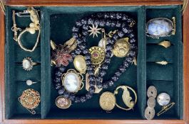 ASSORTED ANTIQUE & VINTAGE COSTUME JEWELLERY, contained within Oriental wooden box Provenance: