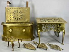 VICTORIAN BRASSWARE including footman with pierced top and cabriole frontal supports, 37cms (w),