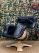 YRJÖ KUKKAPURO FOR ARTEK: KARUSELLI LOUNGE CHAIR, white reinforced fibreglass shell, inner shell