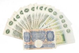 CONSECUTIVE BANK OF ENGLAND £1 BANK NOTES, comprising HY12615513 - 17, BW03369358 - 62, some