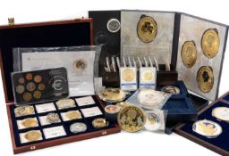 COLLECTION OF ROYAL MINT & OTHER COMMEMORATIVE COINS including, 2 x 0.5gms 14k gold coin replicas,