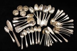 GROUP OF ASSORTED SILVER comprising mainly silver teaspoons of various design including fiddle