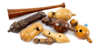 ASSORTED TREEN BIRD CALLS, boxwood and fruitwood, together with turned yew wood hunting horn, horn