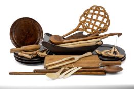 COLLECTION OF DOMESTIC TREEN, including plates, labels, laundry bat, large spoons, drapers splat,