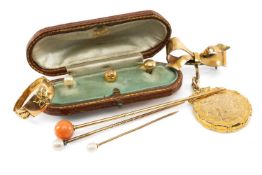 GROUP OF JEWELLERY comprising 15ct gold diamond chip ring (one stone missing), 9ct gold locket on