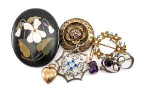 ASSORTED PENDANTS & BROOCHES, comprising 9ct heart pendant, 9ct amethyst drop pendant, amethyst