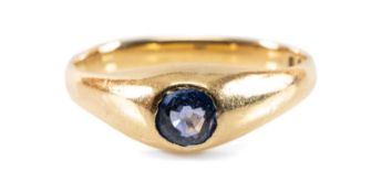 18CT GOLD CORNFLOWER BLUE SAPPHIRE RING, rub-over setting, ring size T, 4.9gms in ring box