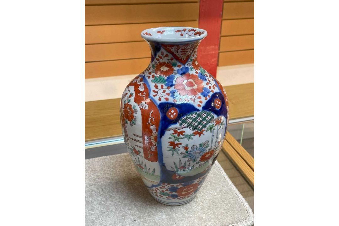 TWO PORCELAIN VASES, one a Chinese crackle glazed famille rose jar and cover, 30cms (h), the other a - Image 14 of 16