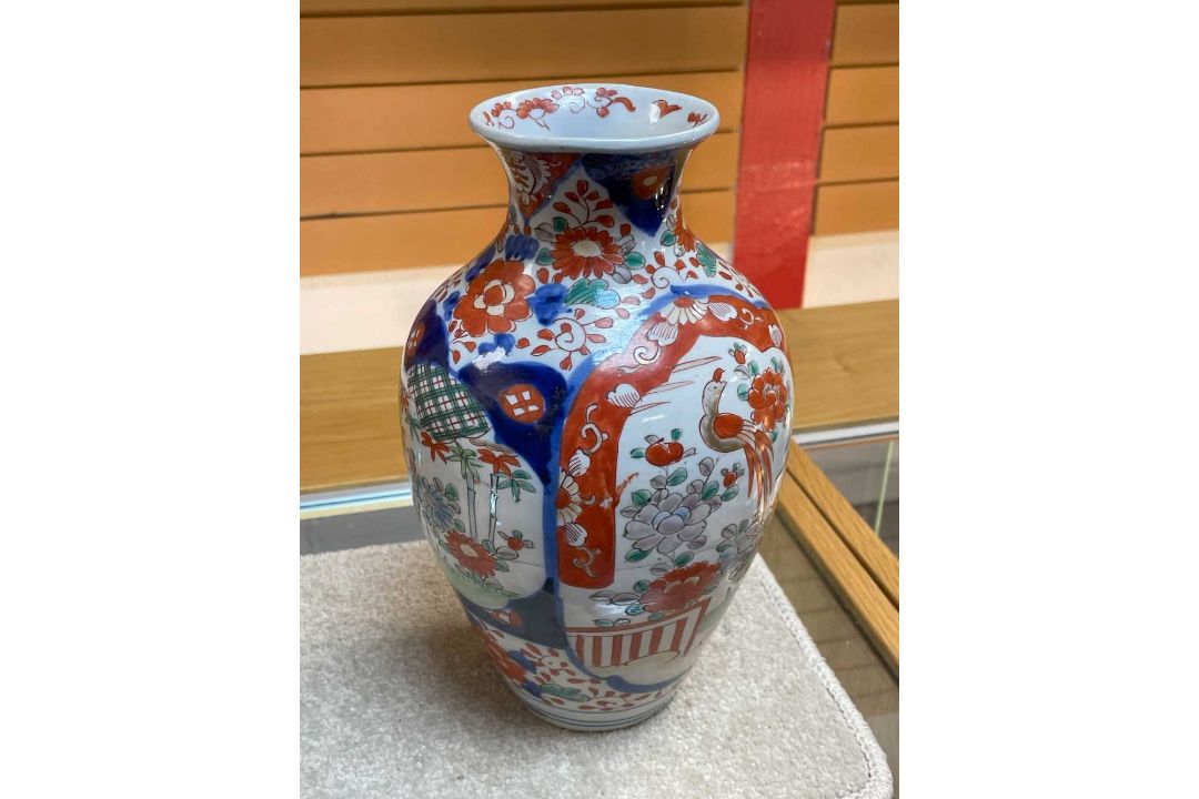 TWO PORCELAIN VASES, one a Chinese crackle glazed famille rose jar and cover, 30cms (h), the other a - Image 15 of 16