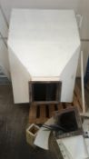 750kg Hopper (to feed sack filling and weighing unit), approx. 1000mm x 1000mm x 920mm, outlet 330mm