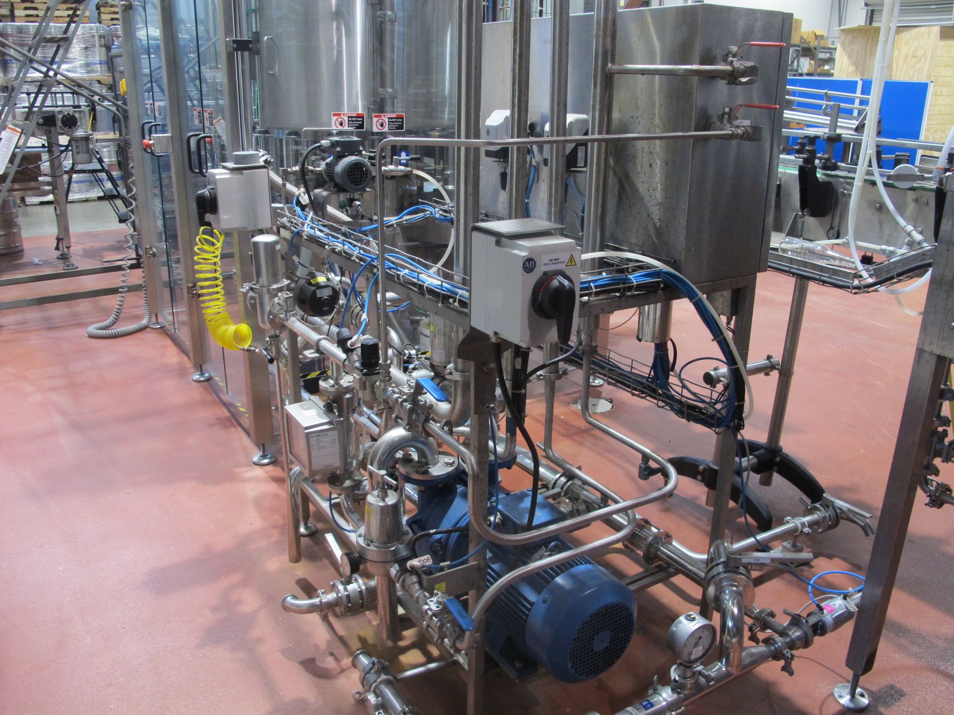 Consignment Lot - Lot Location: Branford CT - Krones Kosme Glass Bottle Beer Line - Image 59 of 112