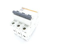 (5) SCHNEIDER ELECTRIC MG24146 Circuit Breaker