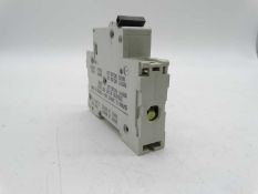 (10) SCHNEIDER ELECTRIC 24428 Circuit Breaker