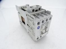 (5) ALLEN BRADLEY 700-CF400ZJ Contactor
