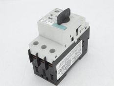 (5) SIEMENS 3RV1021-1AA10 Circuit Breaker
