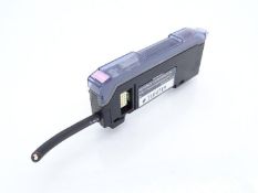KEYENCE CORP AP-V42A AMPLIFIER