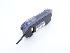 (10) KEYENCE CORP FS-V32 Amplifier