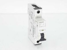 (5) SIEMENS 5SY6-101-7 Circuit Breaker