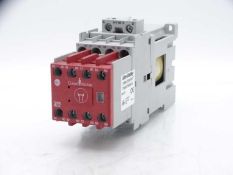 (5) ALLEN BRADLEY 700S-CF530DJC Relay