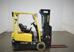 Hyster J40XNT Electric Lift Truck 4000 lb Capacity