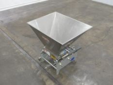 Hinds-Bock 5P-08WT Table Top 5 Piston Muffin Depositor