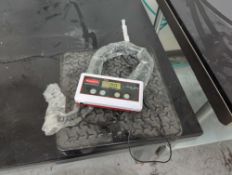 Rubbermaid 400lb Capacity Lab Scale