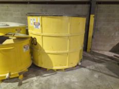 1300 Gallon SS flat bottom tank with 2