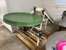 Accumulation Table with Cleated Incline Conveyer