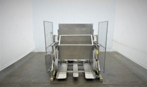 MTC LEC Hydraulic Tote Dumper