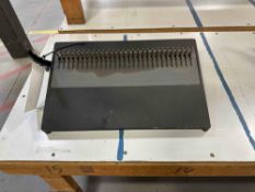 GBC 16DB 16 inch Manual CombBind Comb Opener