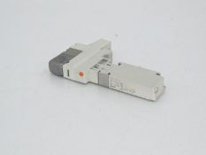 (10) SMC VQ1101R-51 VALVE