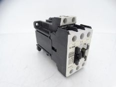 (10) FUJI ELECTRIC SC-E02/G-24VDC CONTACTOR