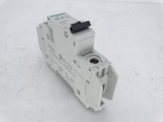 (10) SCHNEIDER ELECTRIC 60104 CIRCUIT BREAKER