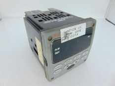 (1) HONEYWELL DC2500-EE-0A00-100-00000-00-0 TEMPERATURE CONTROLLER