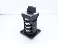 (2) SALZER S440-61027-002M1 SWITCH
